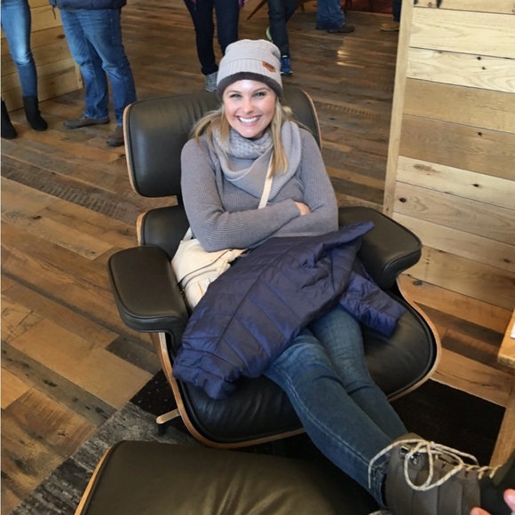 Meet your Posher, Maegan - Picture 5 of 6